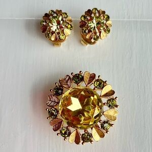 Vintage Avon Green Rhinestone Brooch & Clip On Earrings Set Gold Tone